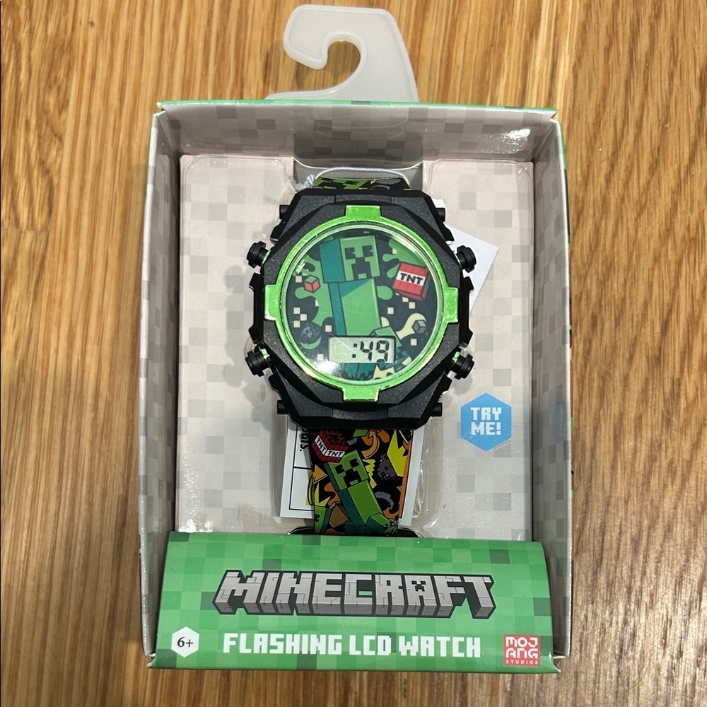 Minecraft Kids Flashing LCD Watch Green and Black New in box